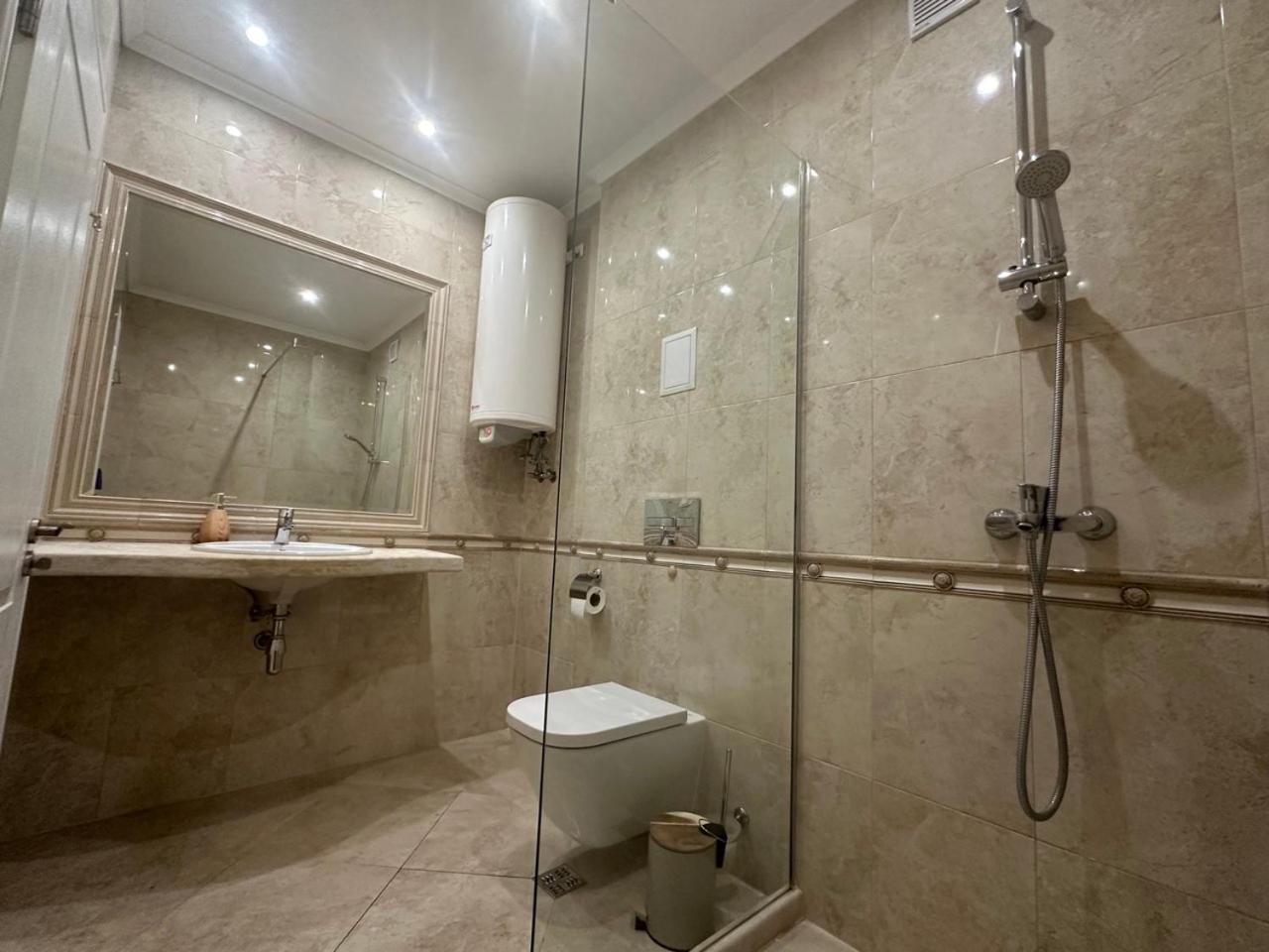 Central Luxury Antique Apartment