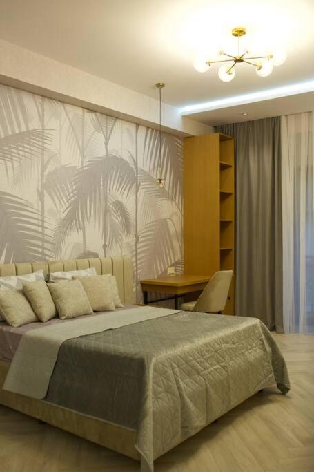 Stylish Stay in White City
