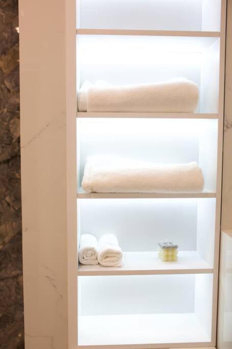 Stylish Stay in White City
