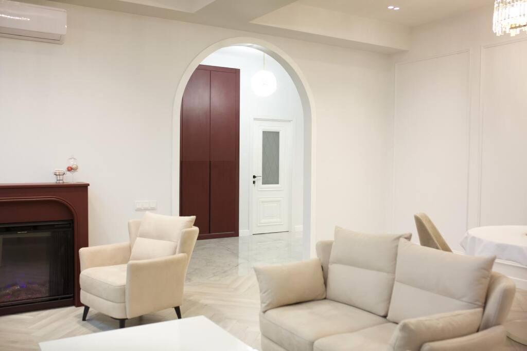 Stylish Stay in White City