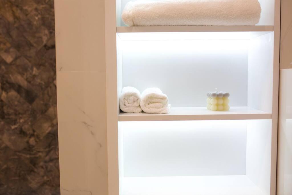 Stylish Stay in White City