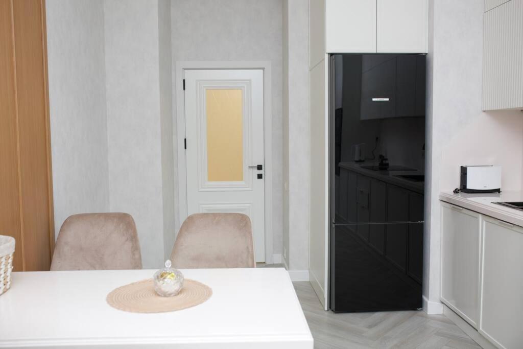 Stylish Stay in White City