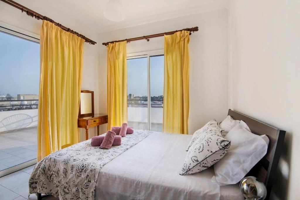 City Center Top Floor Big Balcony 2BR Close to the Beach