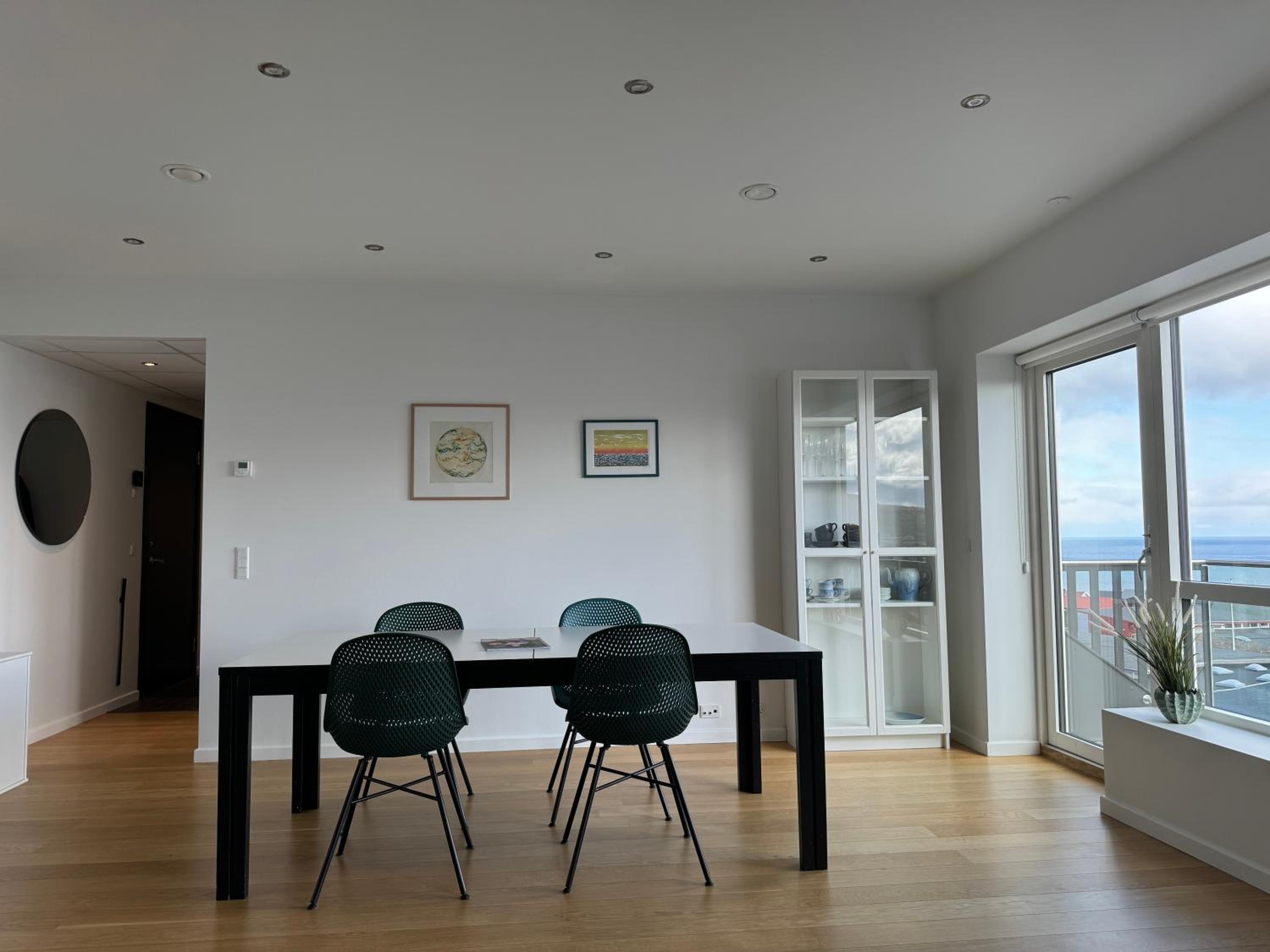 Oceanview Getaway Apartment with Sweeping Views