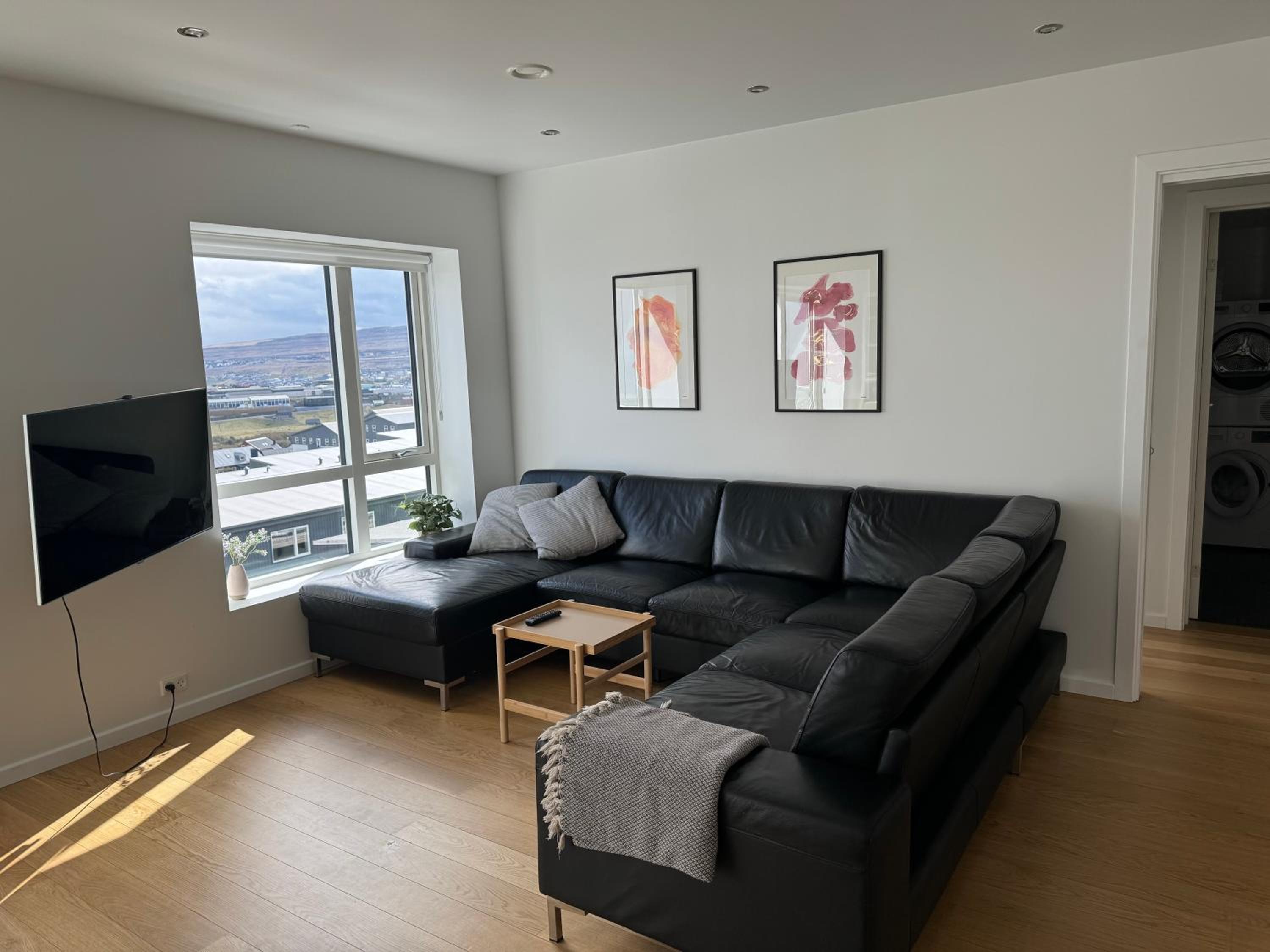 Oceanview Getaway Apartment with Sweeping Views