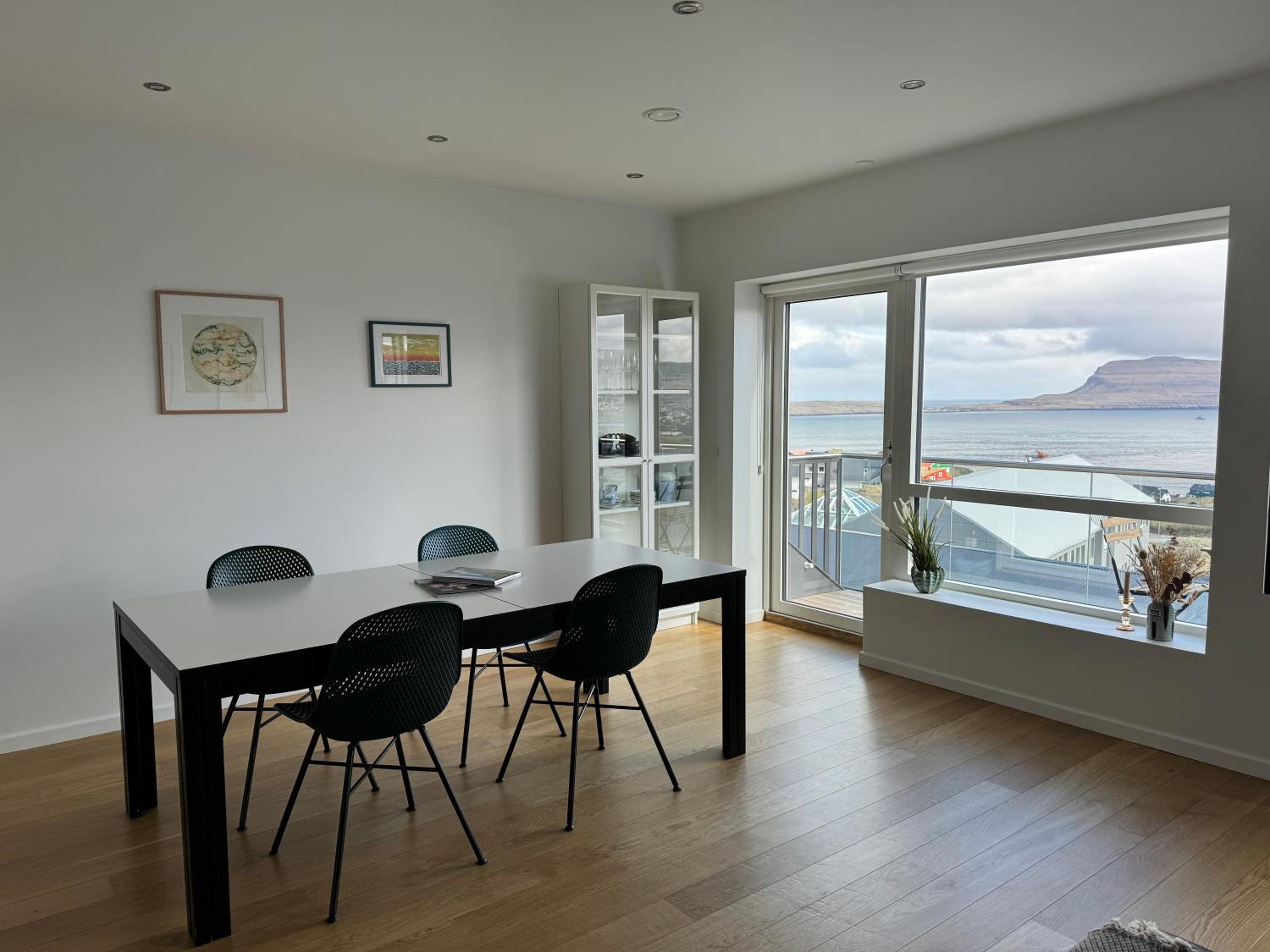 Oceanview Getaway Apartment with Sweeping Views