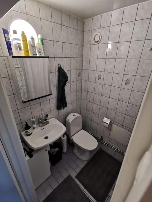 Room in central apartement with sea view view 4
