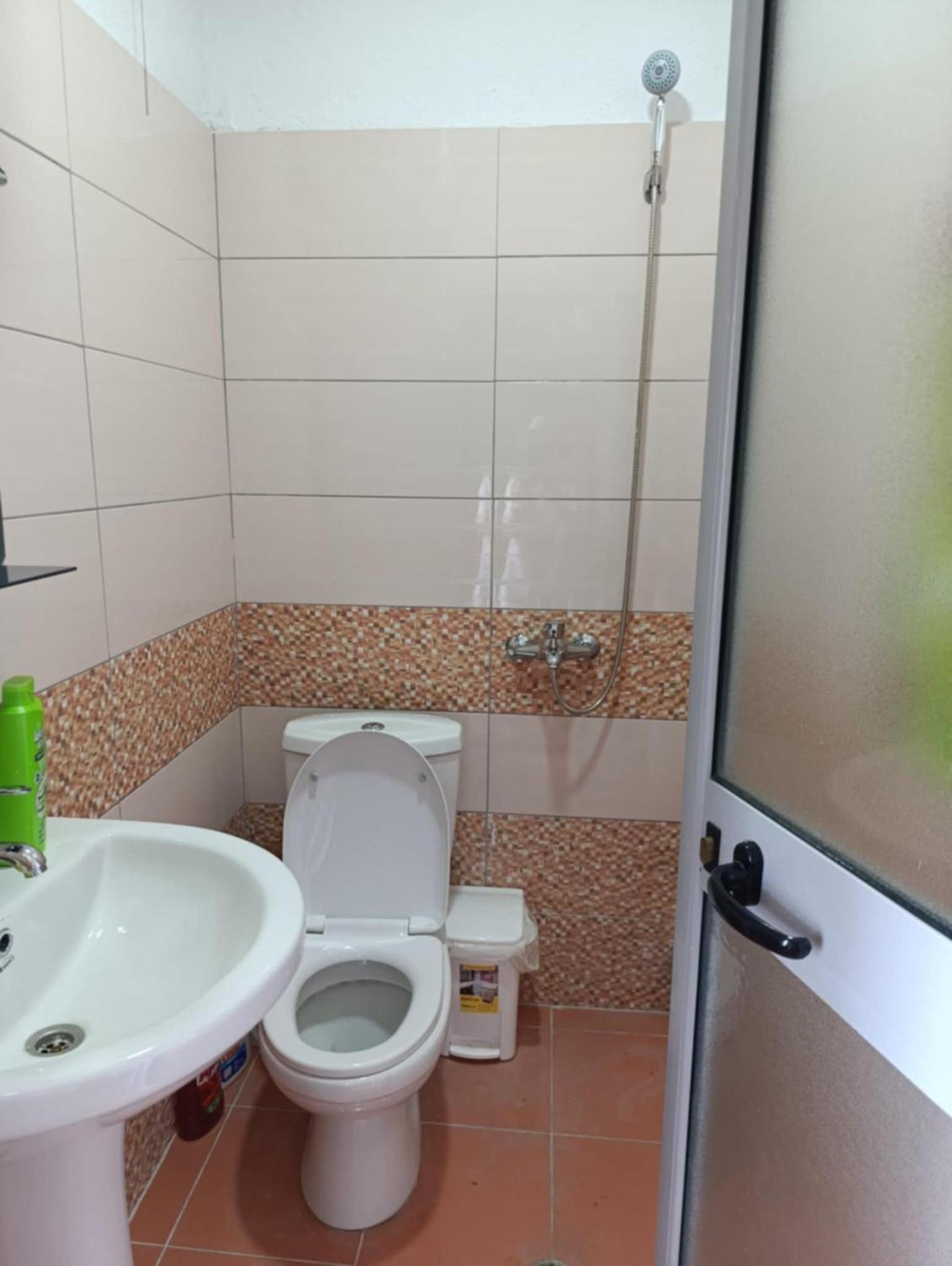 2BR Lakeside Harmony & Balcony - Pogradec, Lake Ohrid