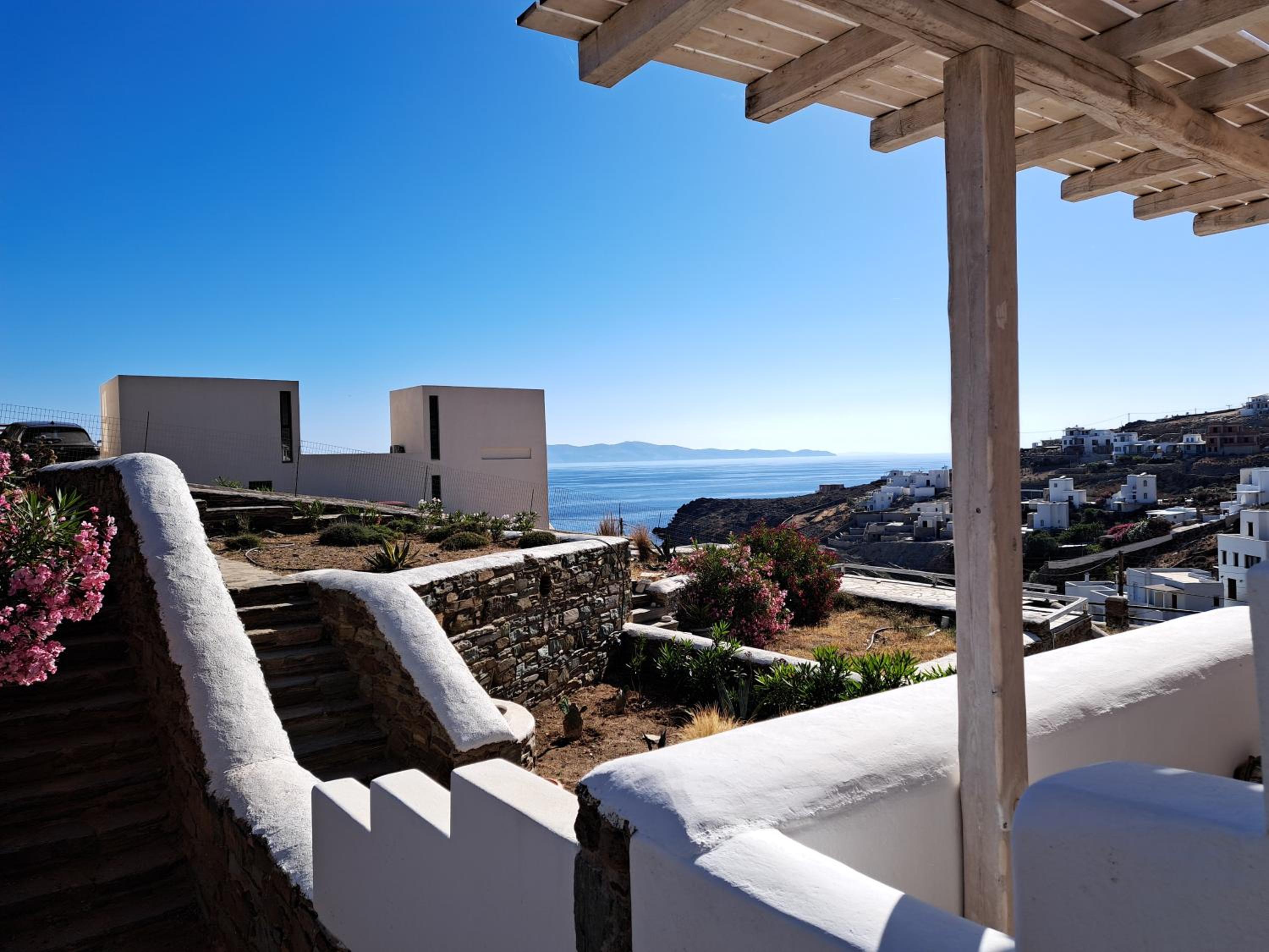Le bleu de Tinos view 5