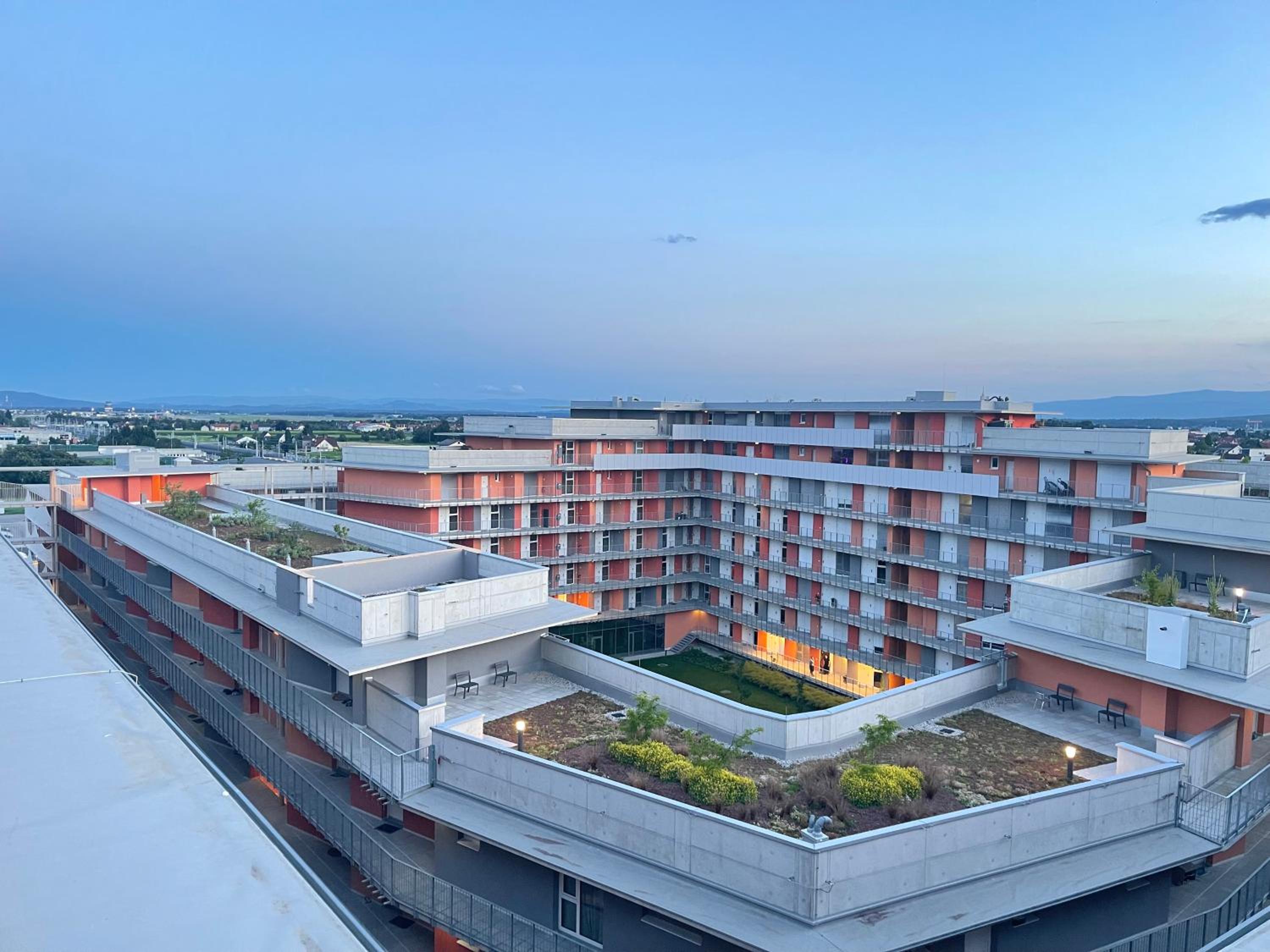 100 qm Penthouse, Self-Check-In, 2 Parkplätze