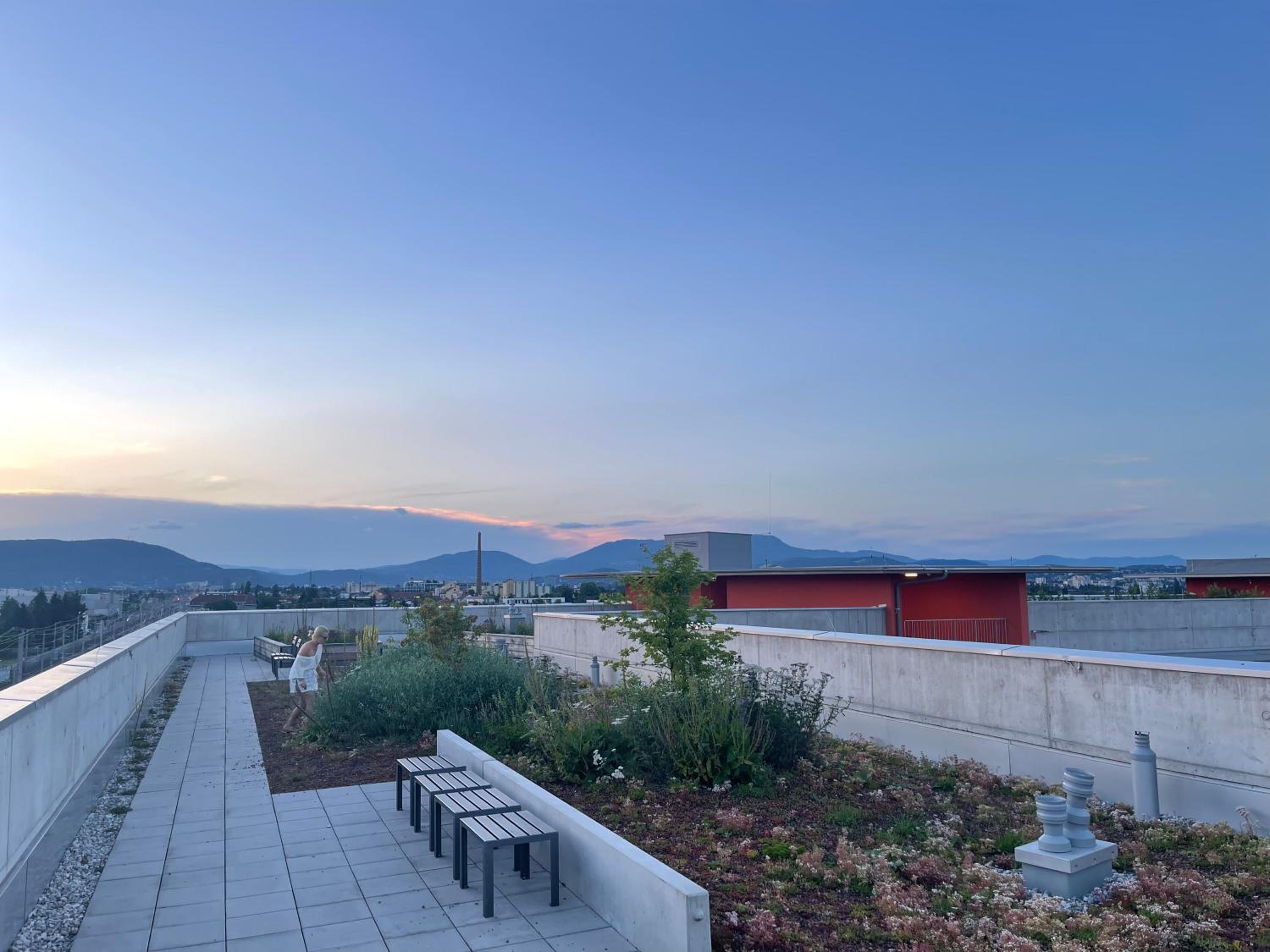 100 qm Penthouse, Self-Check-In, 2 Parkplätze