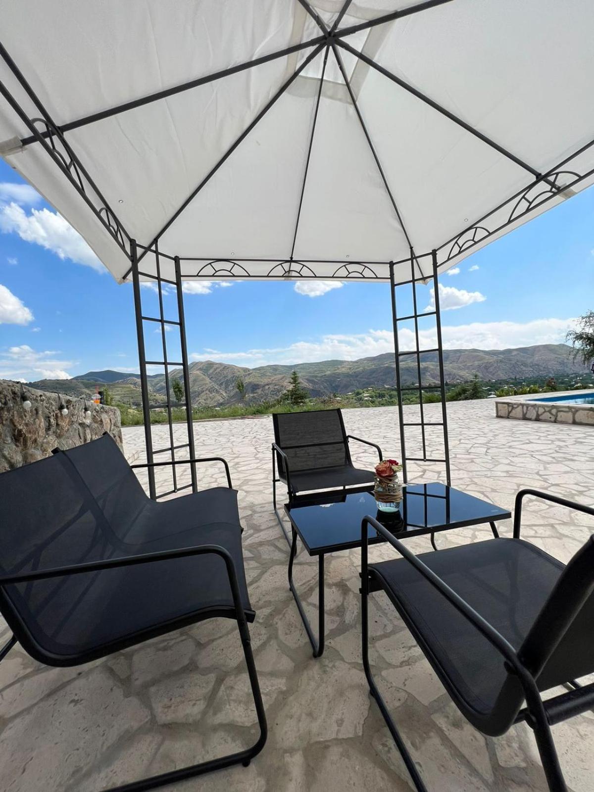Garni Hills