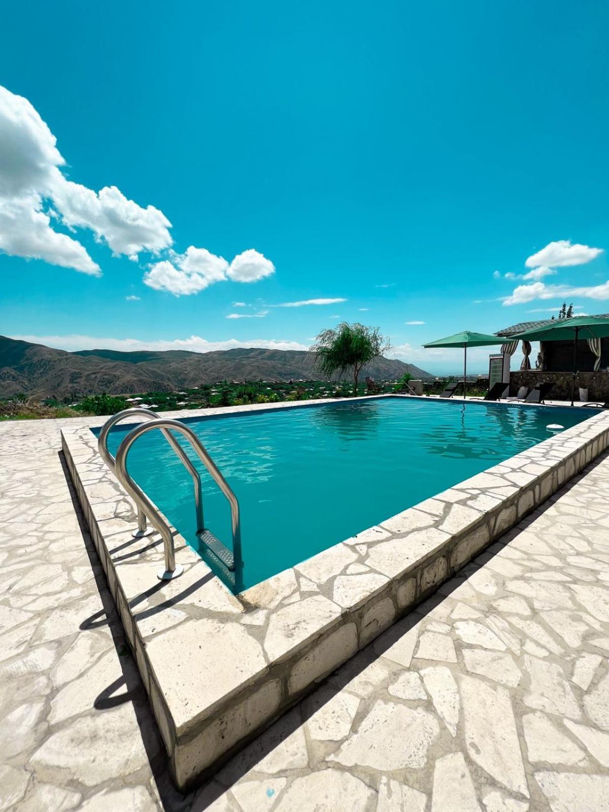Garni Hills