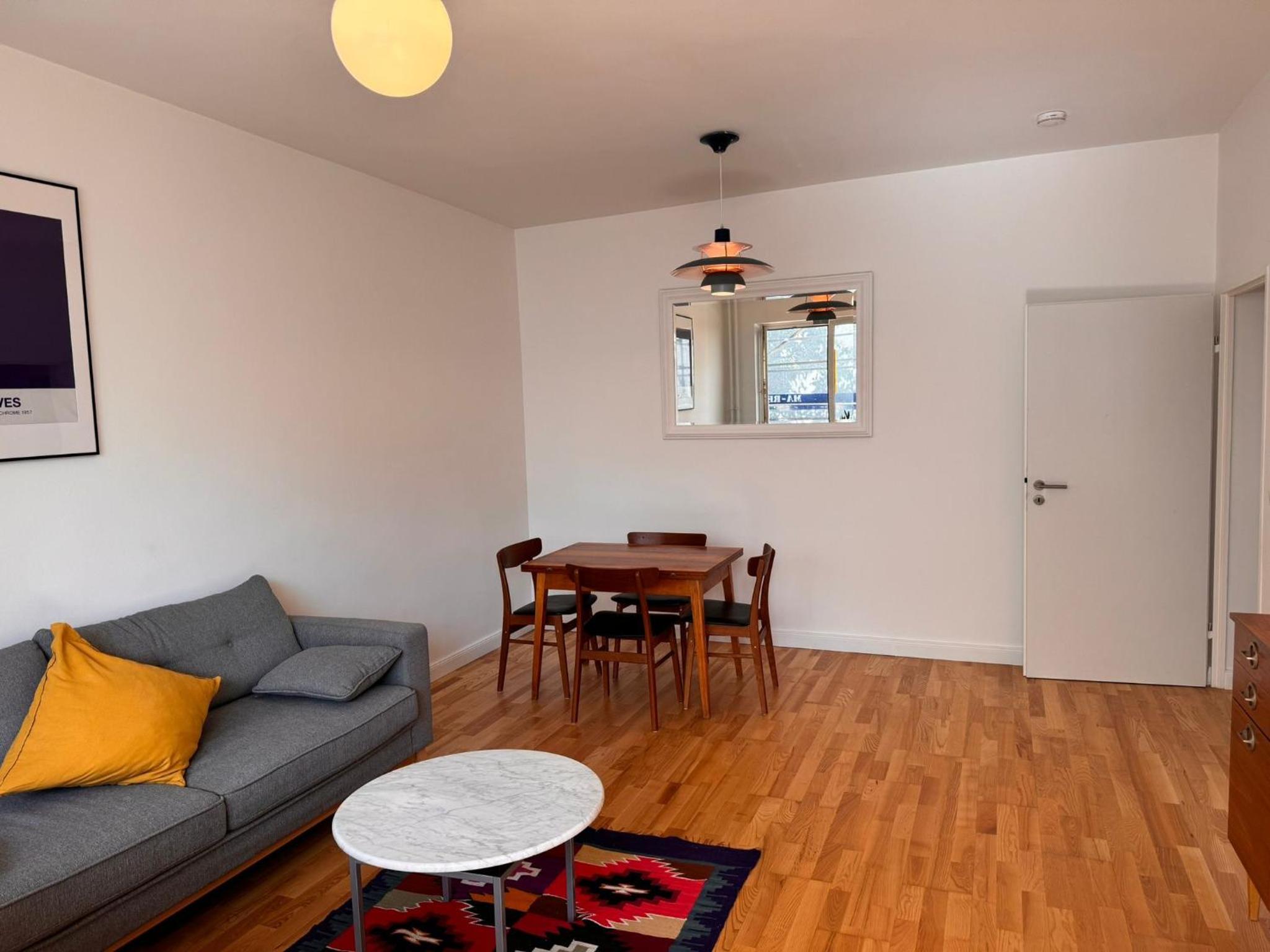 Canal-Front at Maybachufer - 80 sqm Two-Bedroom Apartment book one room or full appartment