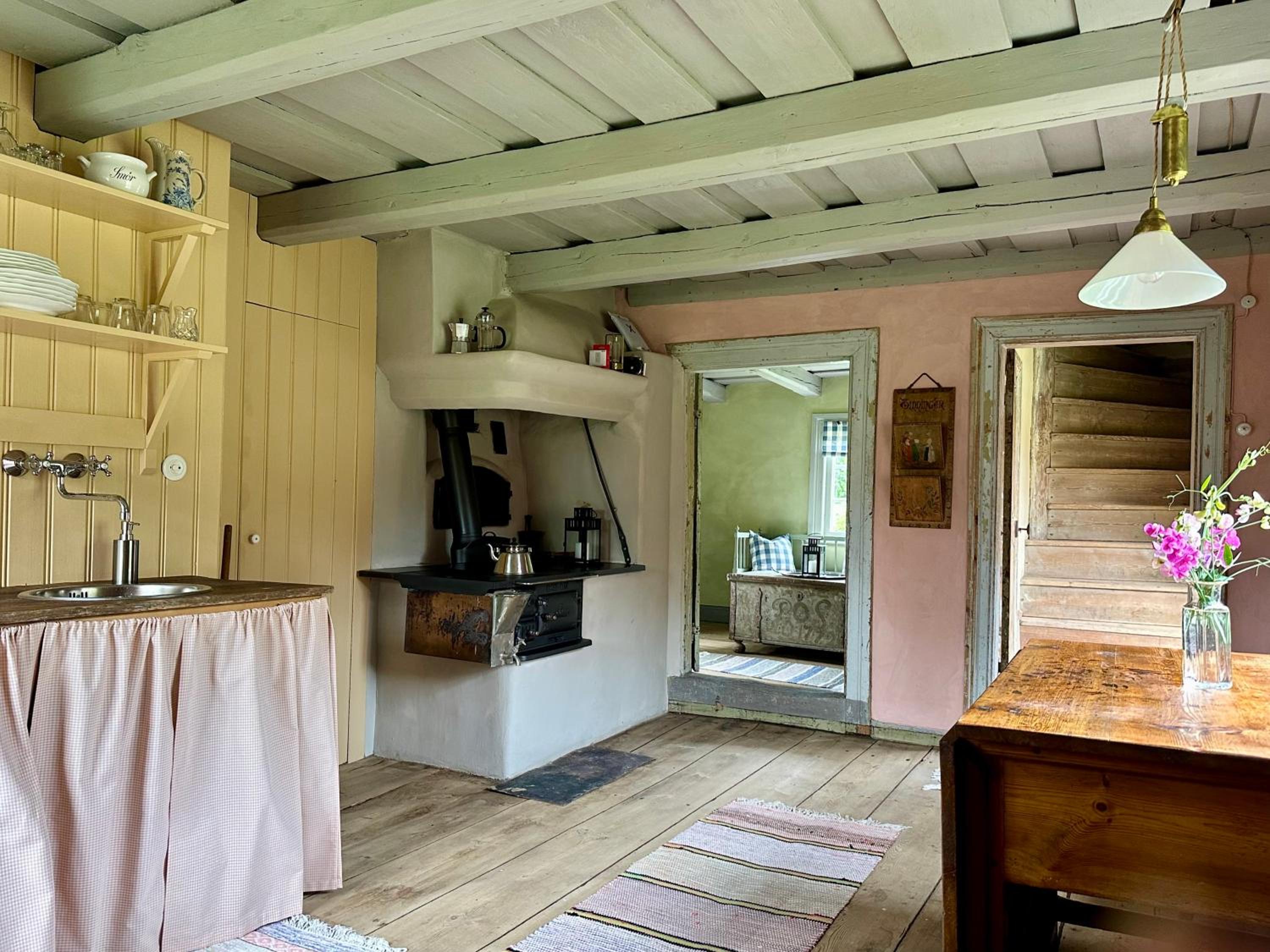 Heritage-listed country cottages view 2
