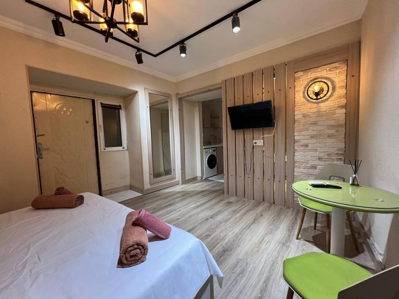 High comfort rooms on Nizami street center of Baku