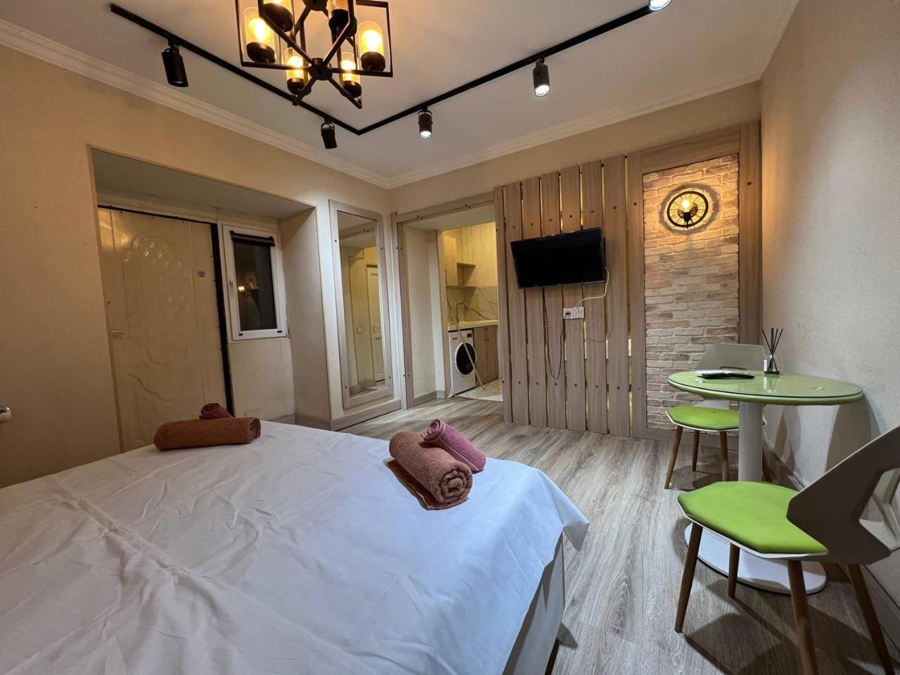 High comfort rooms on Nizami street center of Baku