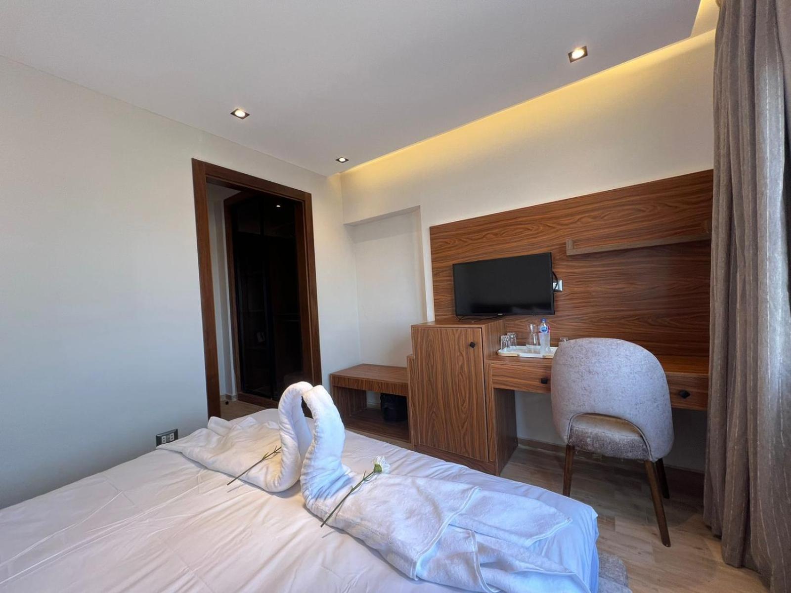 Alpha Pyramids Hotel