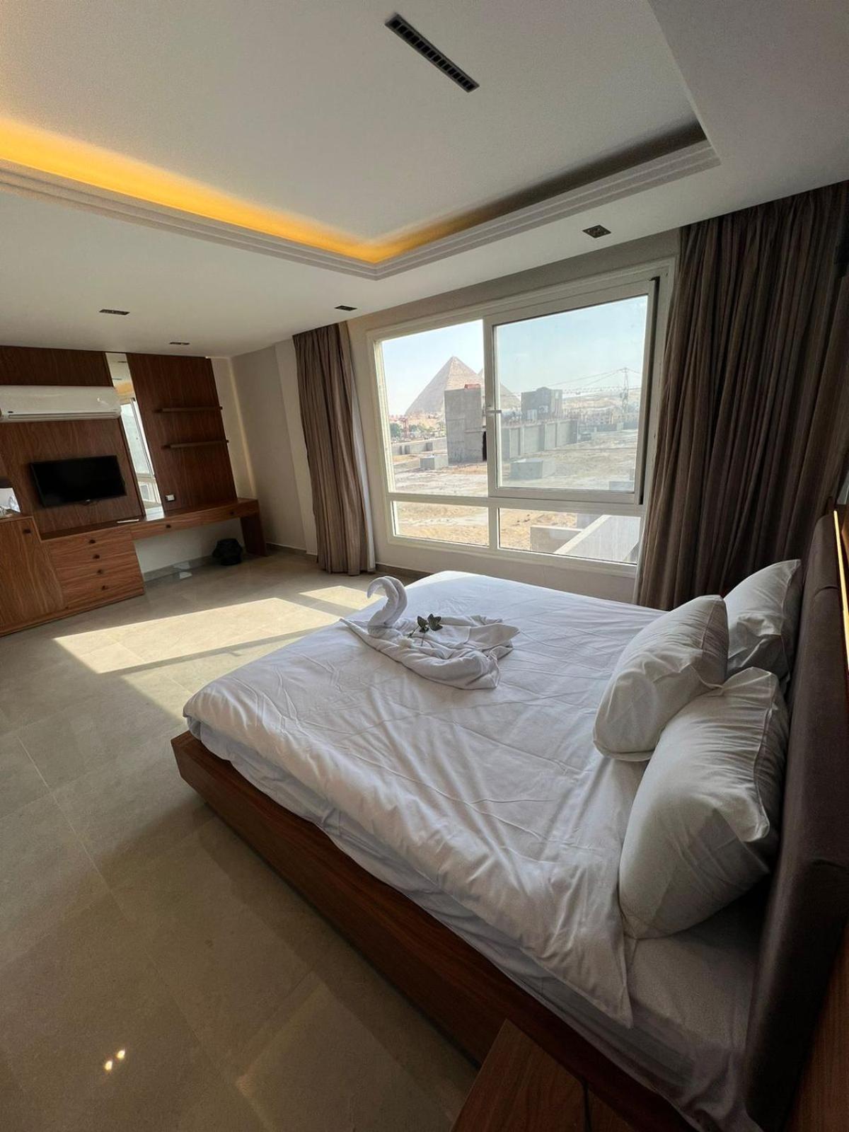 Alpha Pyramids Hotel