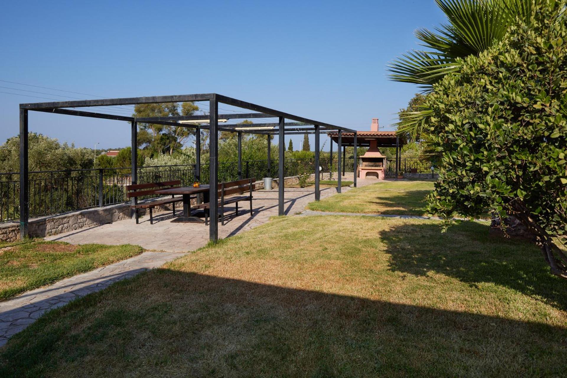 Modern retreat near Ancient Olympia and sandy beach