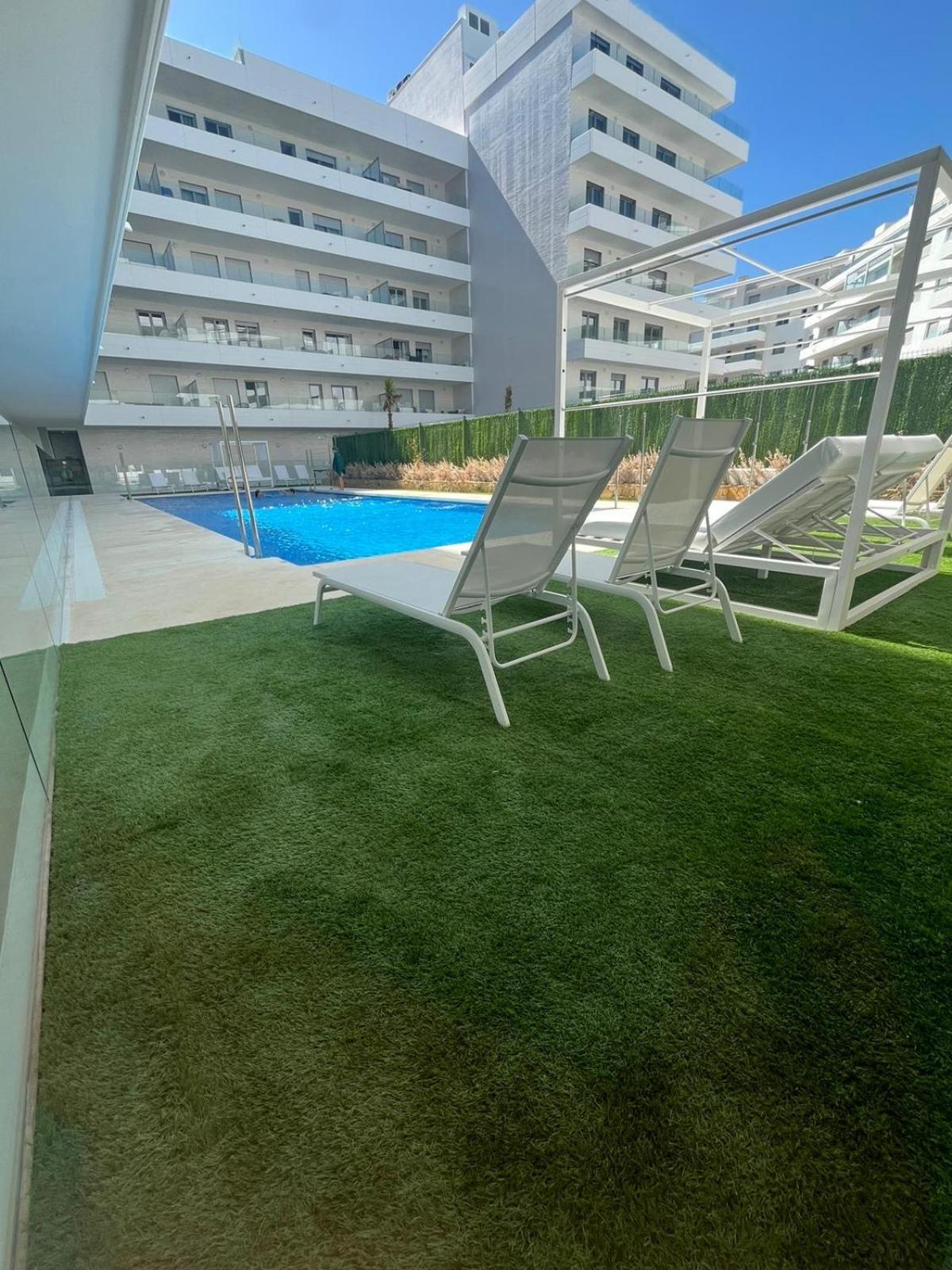 Mellow Mar by Ginkgo Marbella