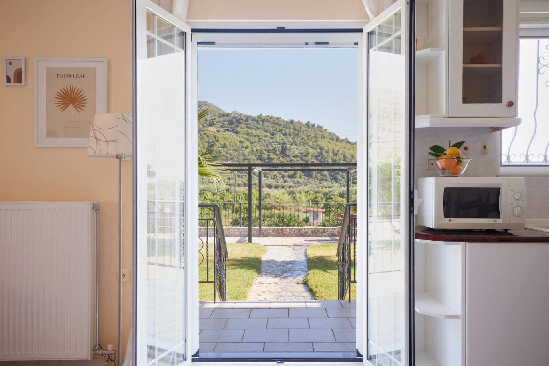 Modern retreat near Ancient Olympia and sandy beach