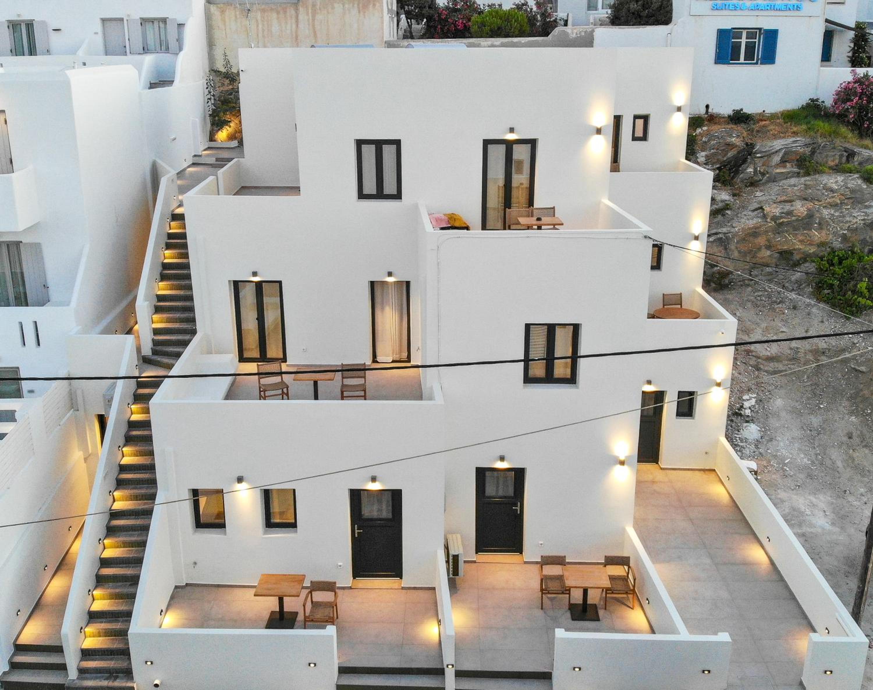 La Maltese Boutique Paros view 4