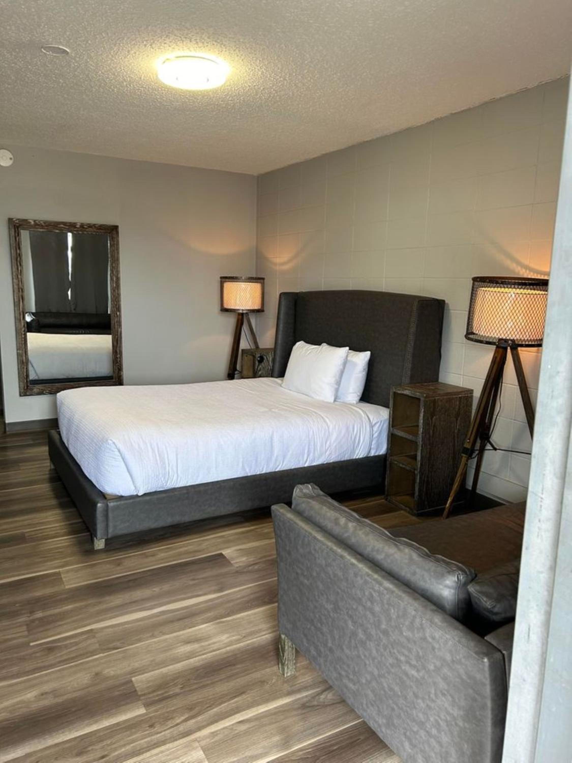 Grande Prairie Vacations - Parkside Inn - Property Image 5
