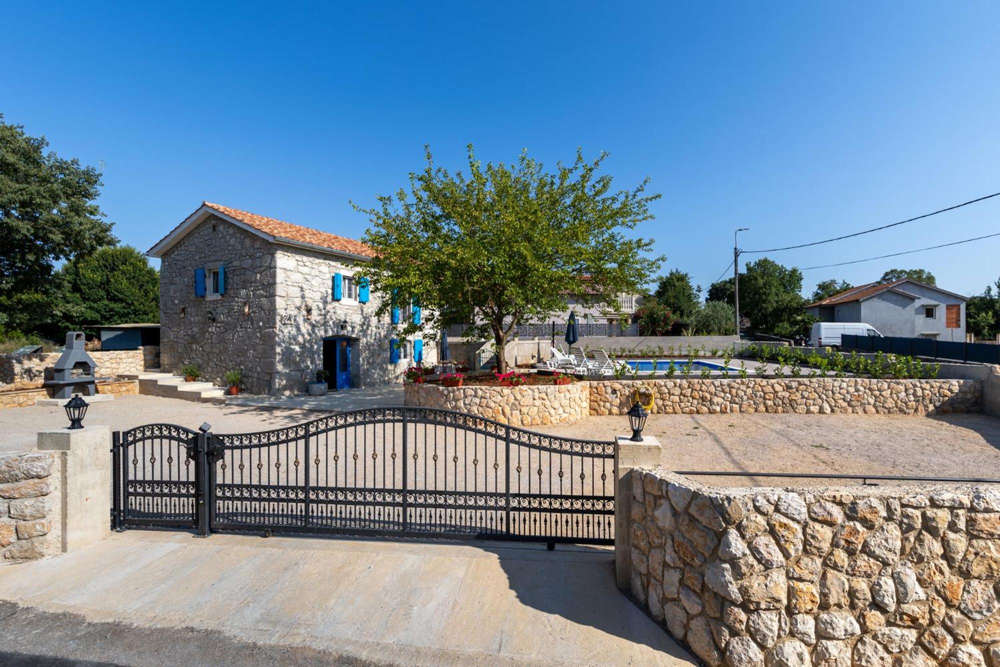 Stone house Villa Livia view 3