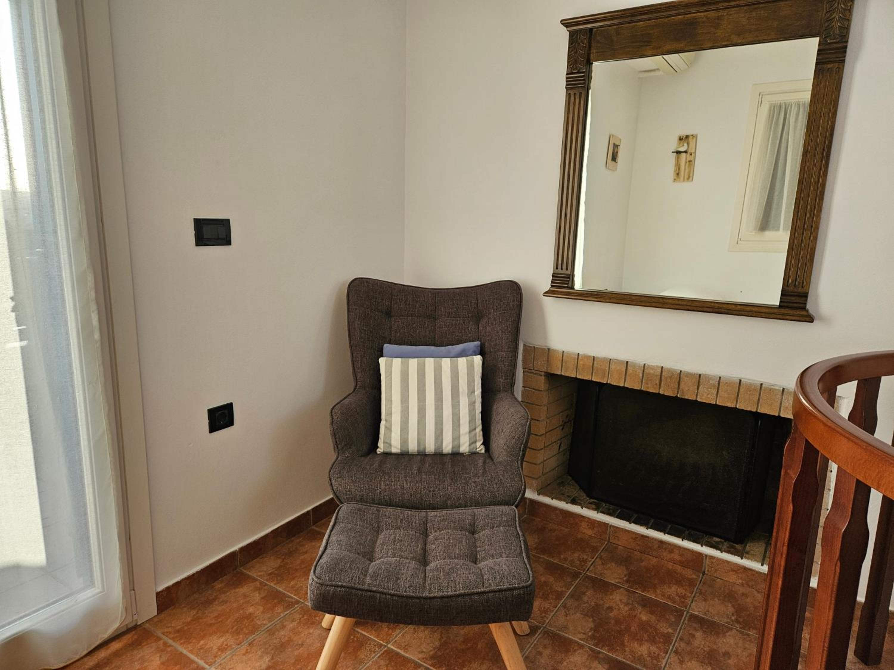 Akitos Maisonette