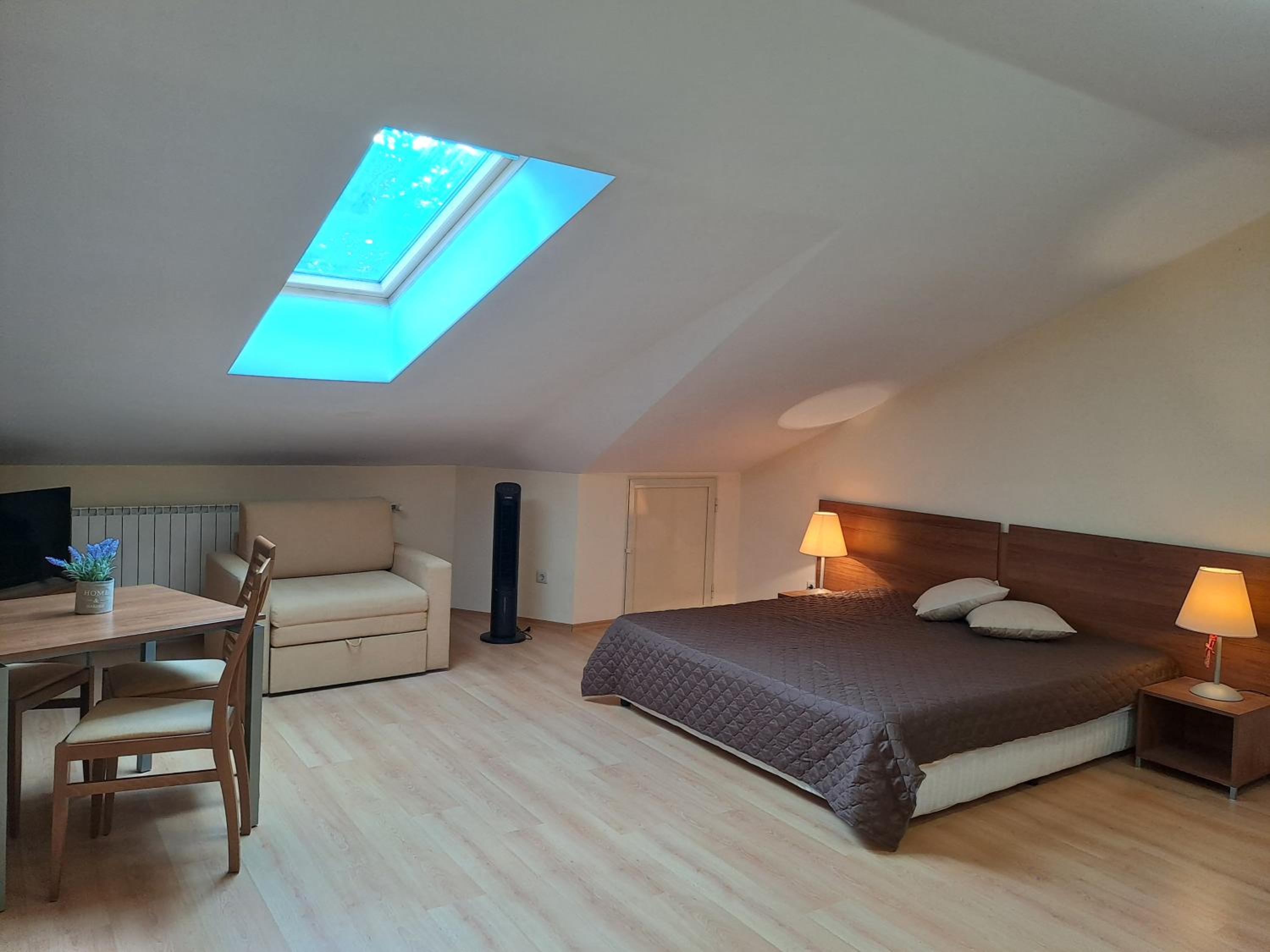 Family Studio 407, Villa park