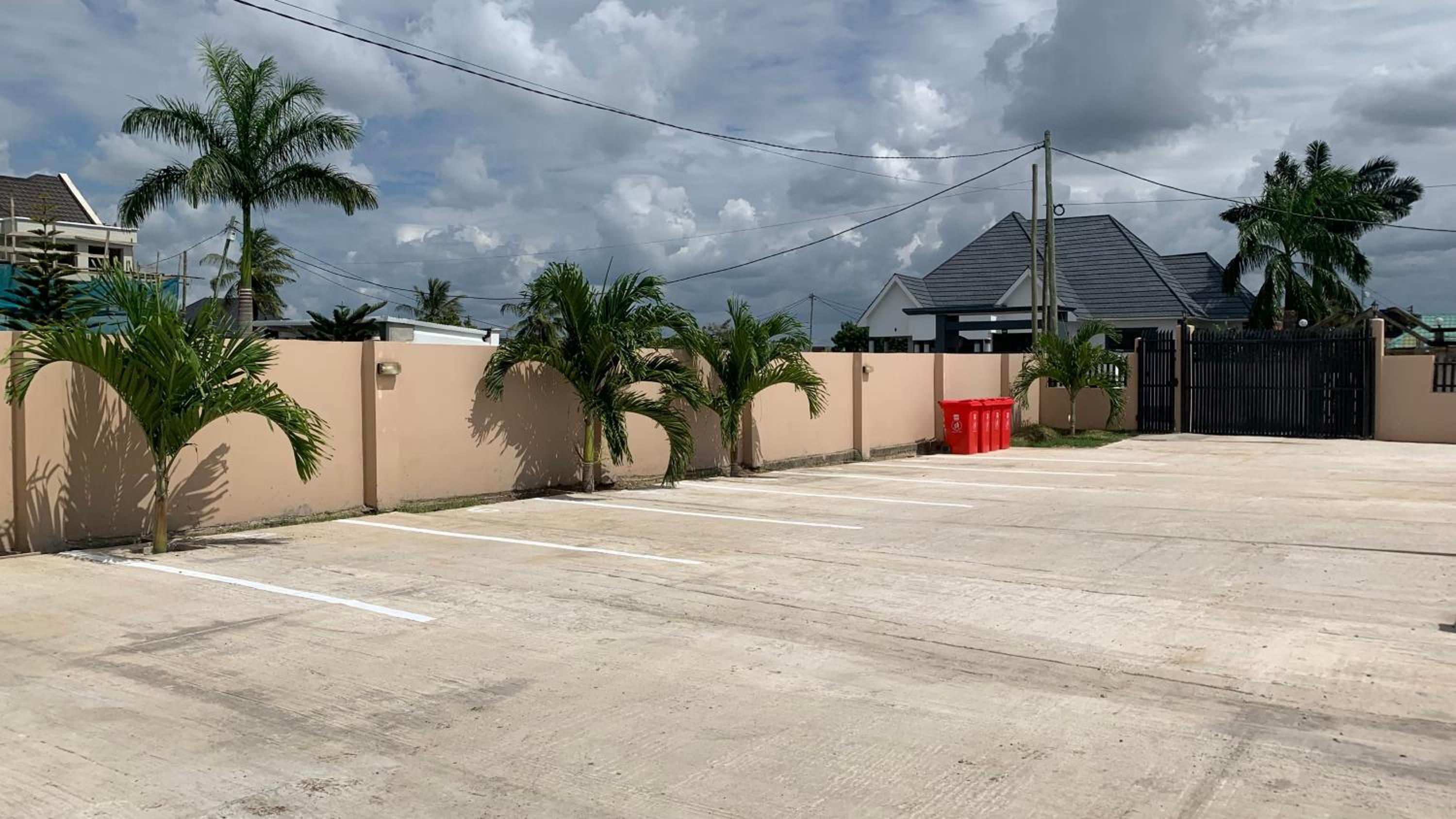 Stunning 2BR in Dar Beach, Dining, Transit Nearby Apt 2 view 3