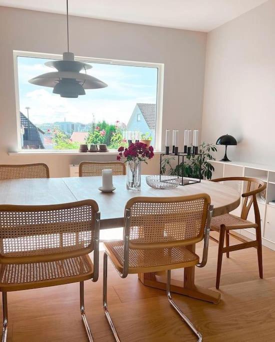 Villa sentralt på Byhaugen, nær ONS view 5