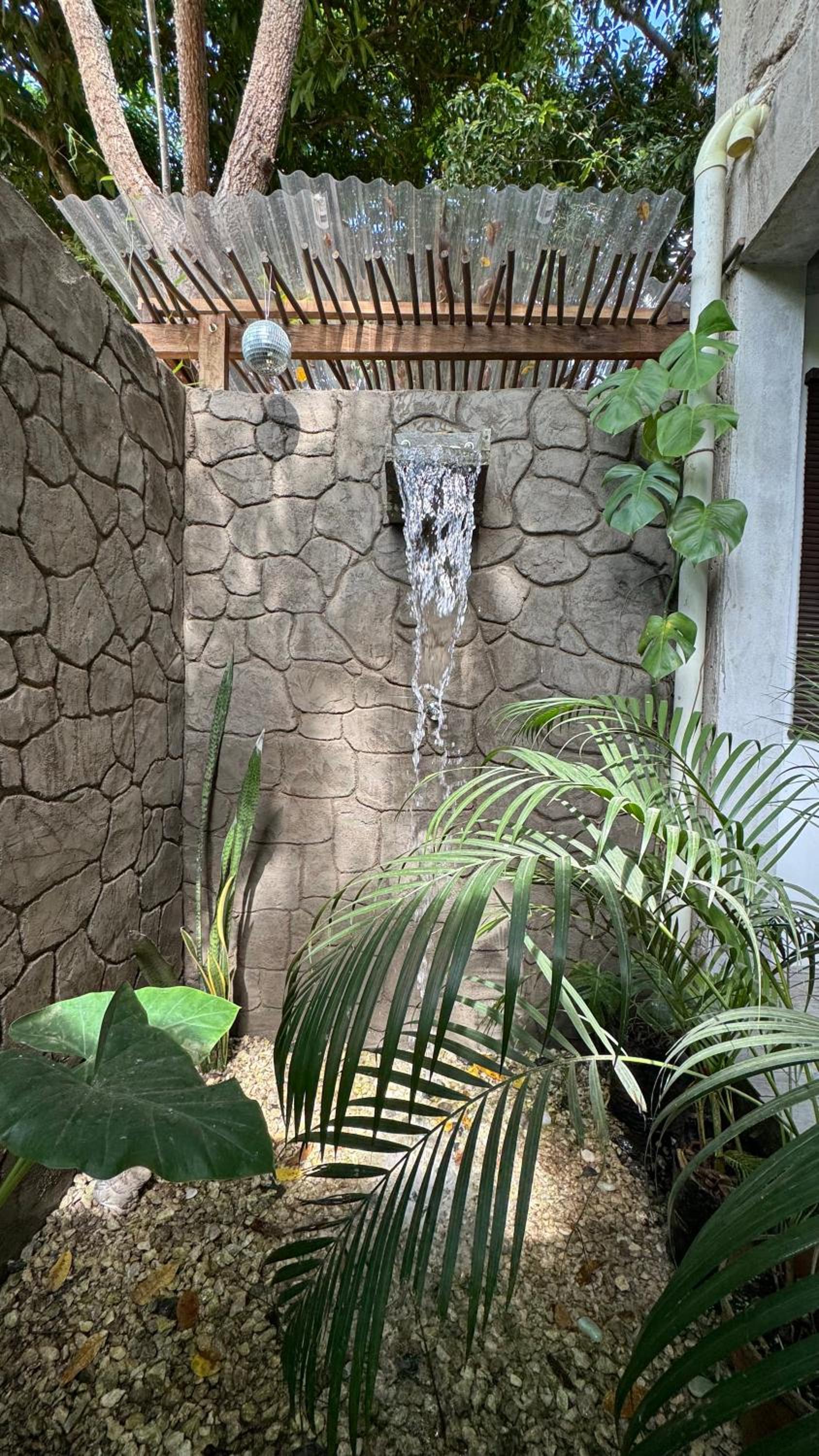 La Casita Debajo del Mango