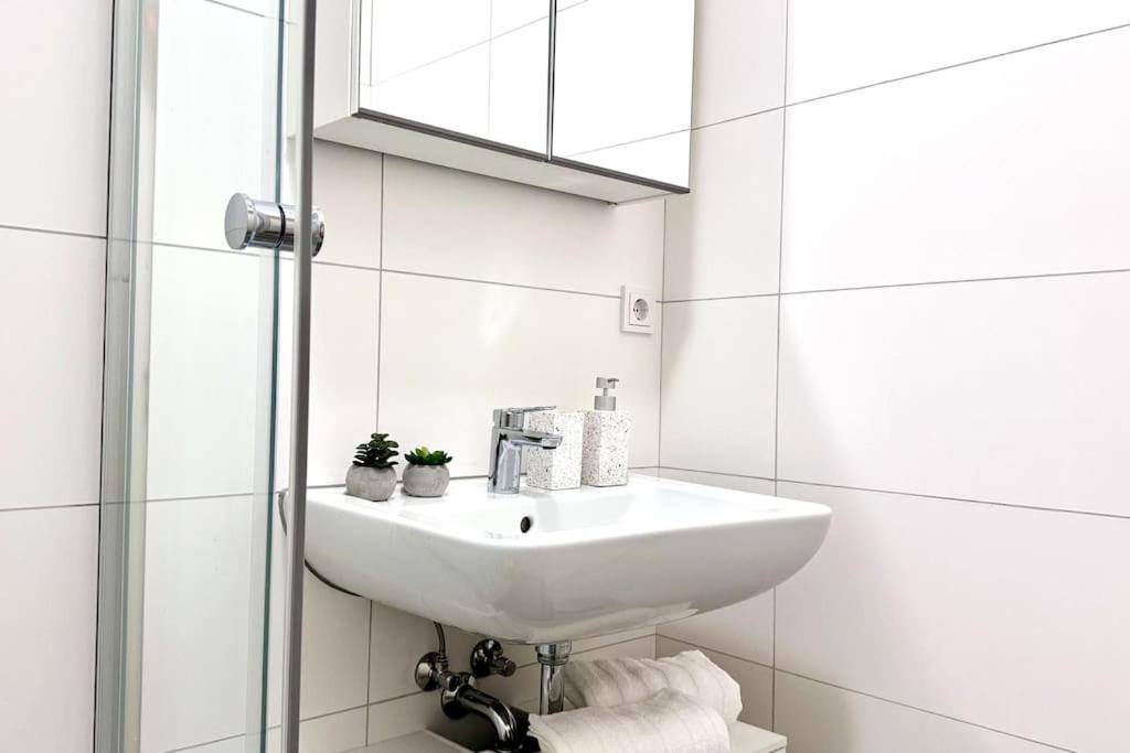 Dortmund Vacations - 15 Minuten Fuweg zum Stadion und Privatparkplatz - Property Image 5