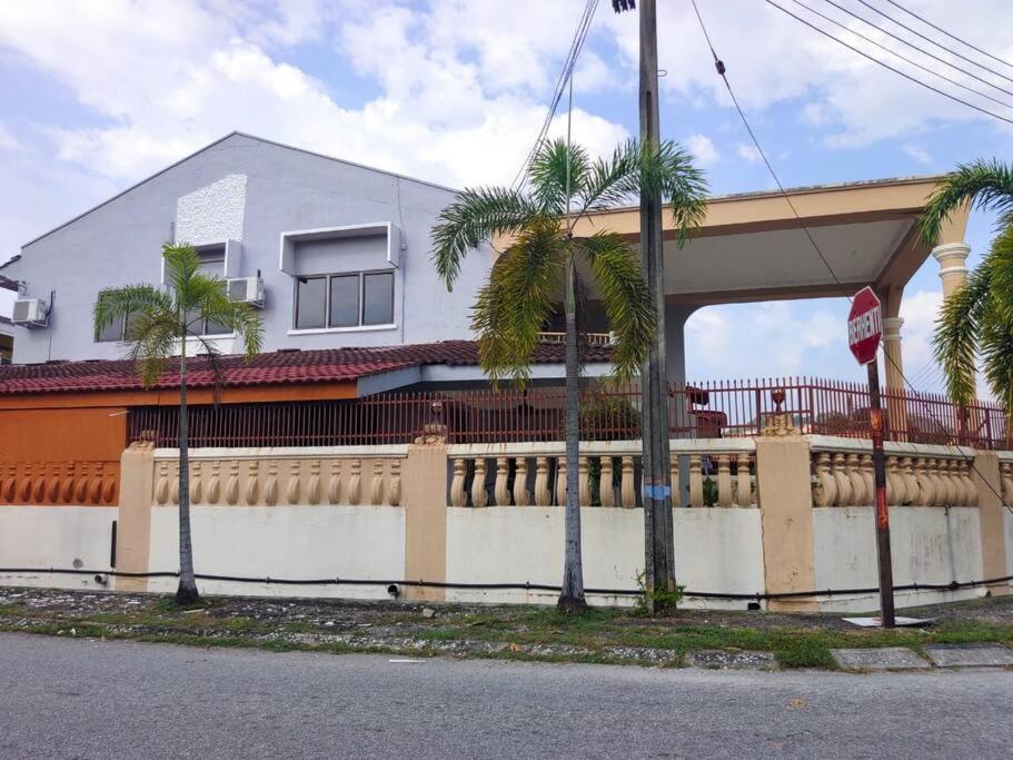 Corner Nostalgic Home 16-18Pax photo 4