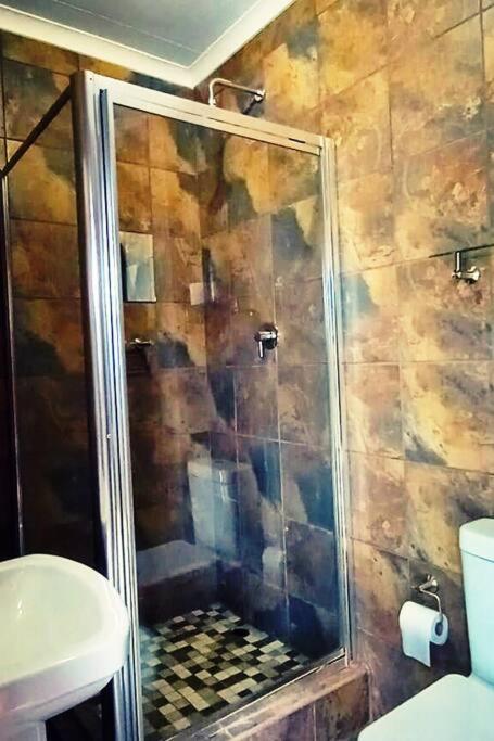 Lovely 1-bedroom serviced apartment view 2