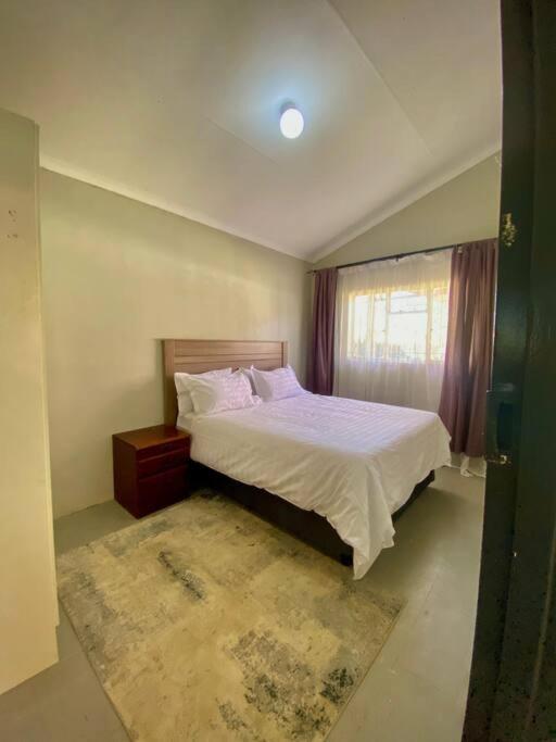 Down Town Delight - 2BR Budget Retreat