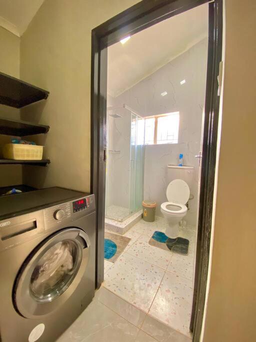 Down Town Delight - 2BR Budget Retreat