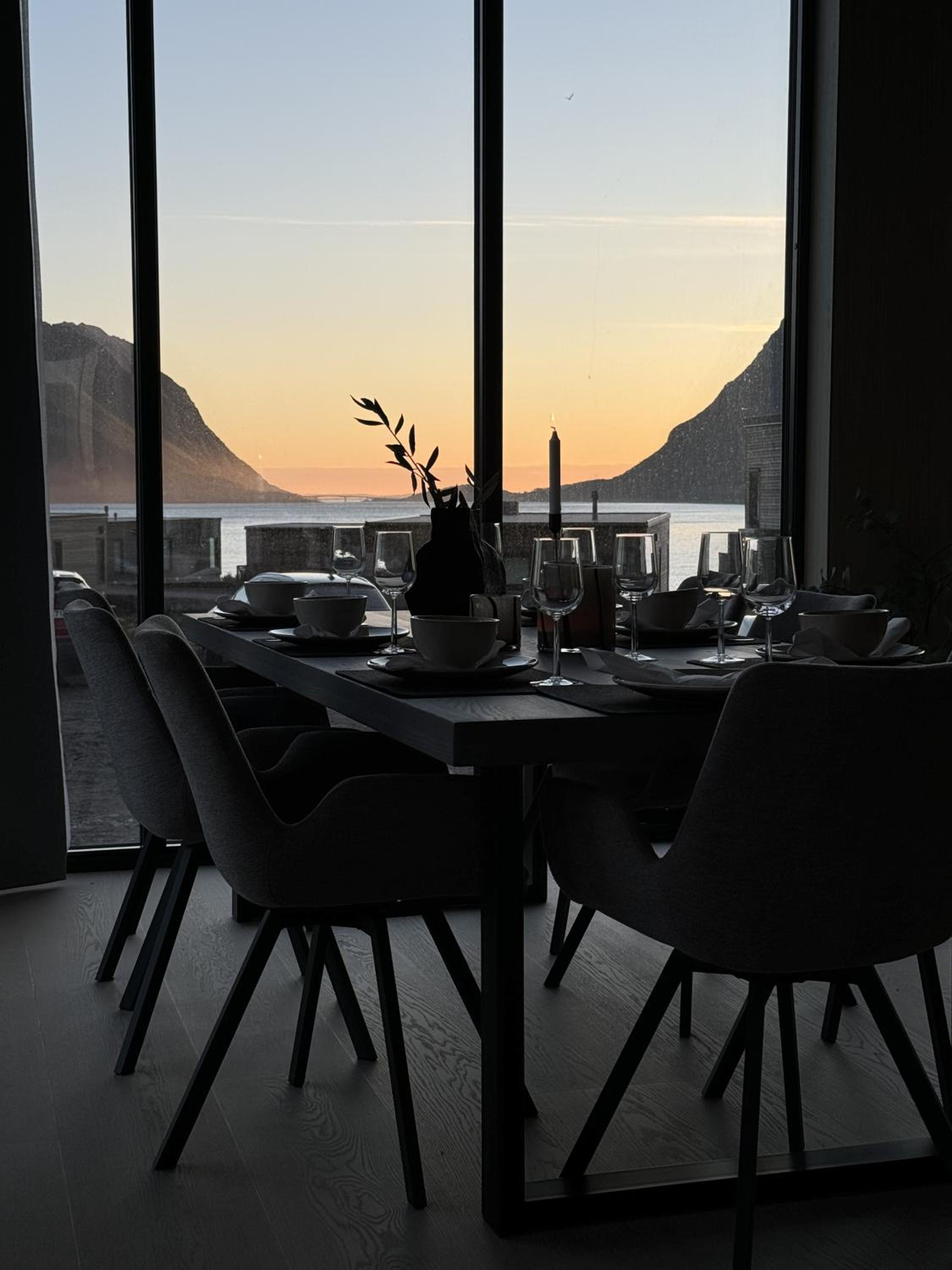 Luxury Cabin in beautiful Lofoten with Jacuzzi and sauna view 5