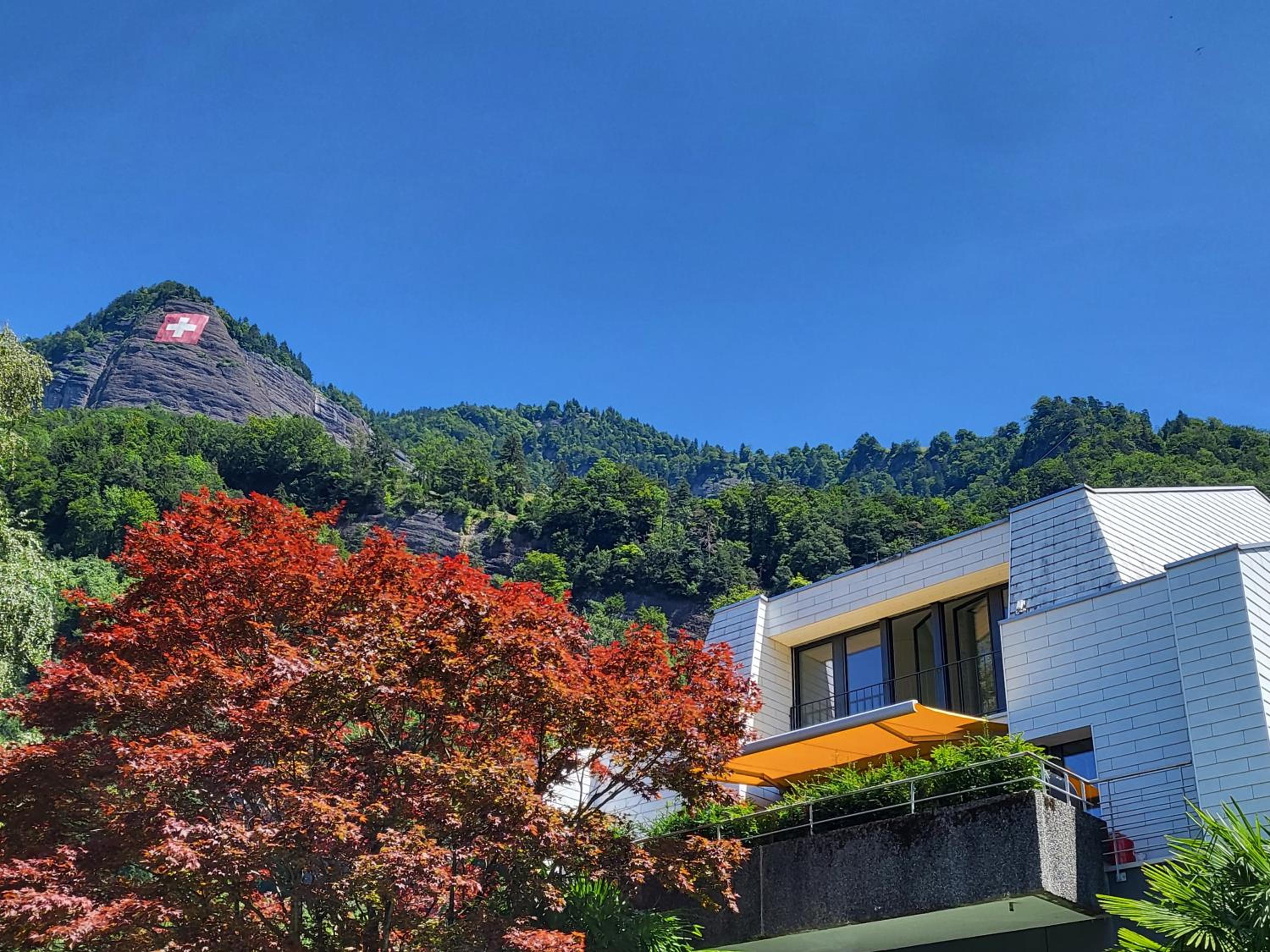 Rigi Paradise in Vitznau, Lake access, Ferry Terminal, Rigibahn, Restaurants all 2 minutes walking distance