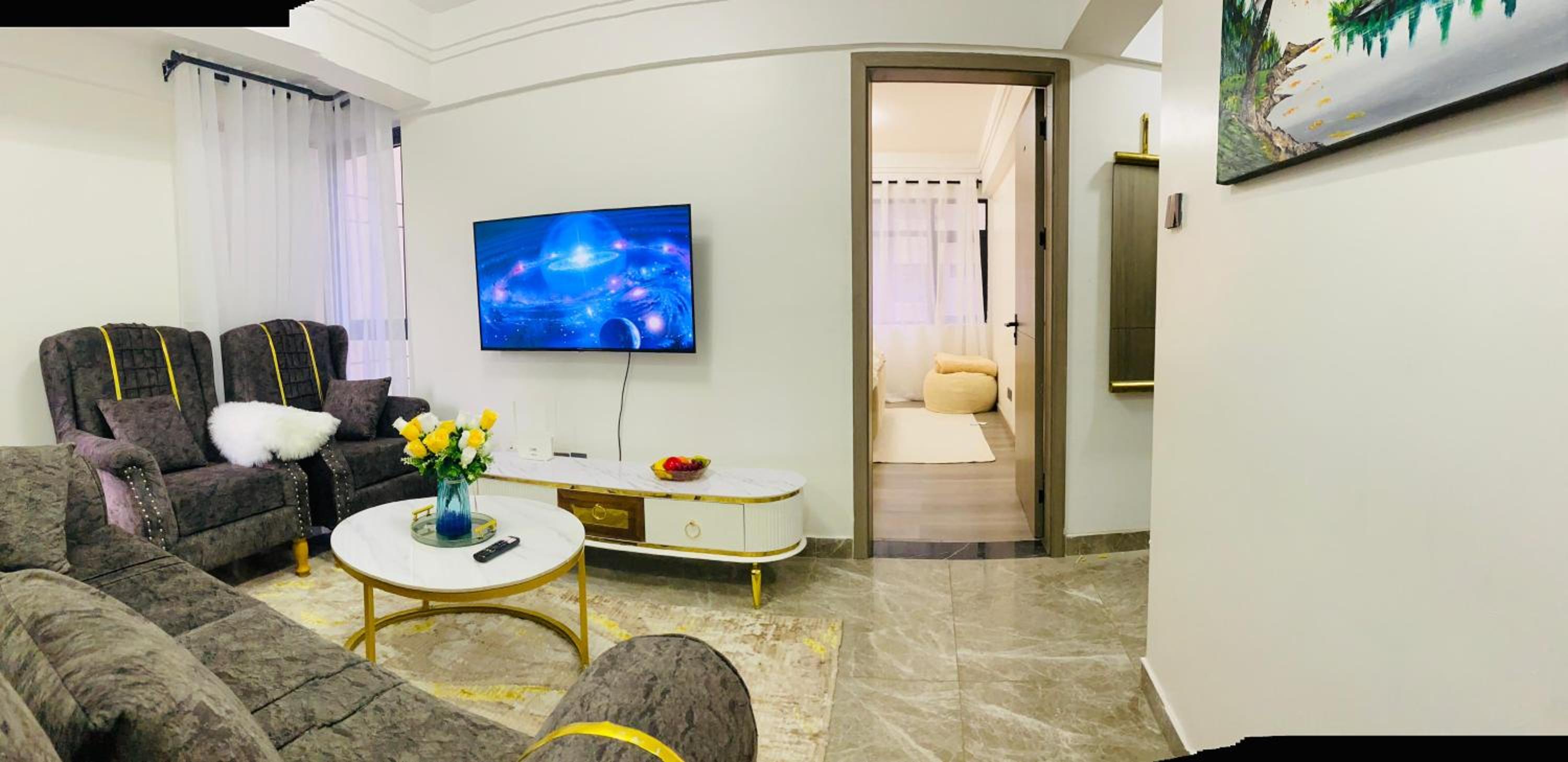 Luxurious 1Bedroom in Kilimani, Equipped gym, Serviced lift, Speedy Wifi, Garden Views, Kids play area, Proximity to yaya centre shopping malls, restaurant view 5