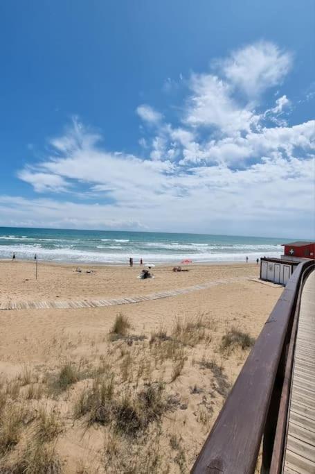 Beachside Bliss 2BR, Balcony, Pool, WiFi, Tennis view 3