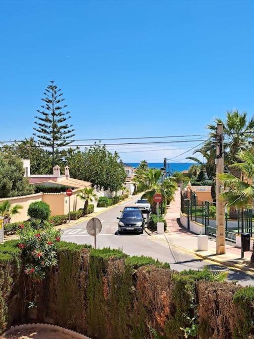 Beachside Bliss 2BR, Balcony, Pool, WiFi, Tennis view 4