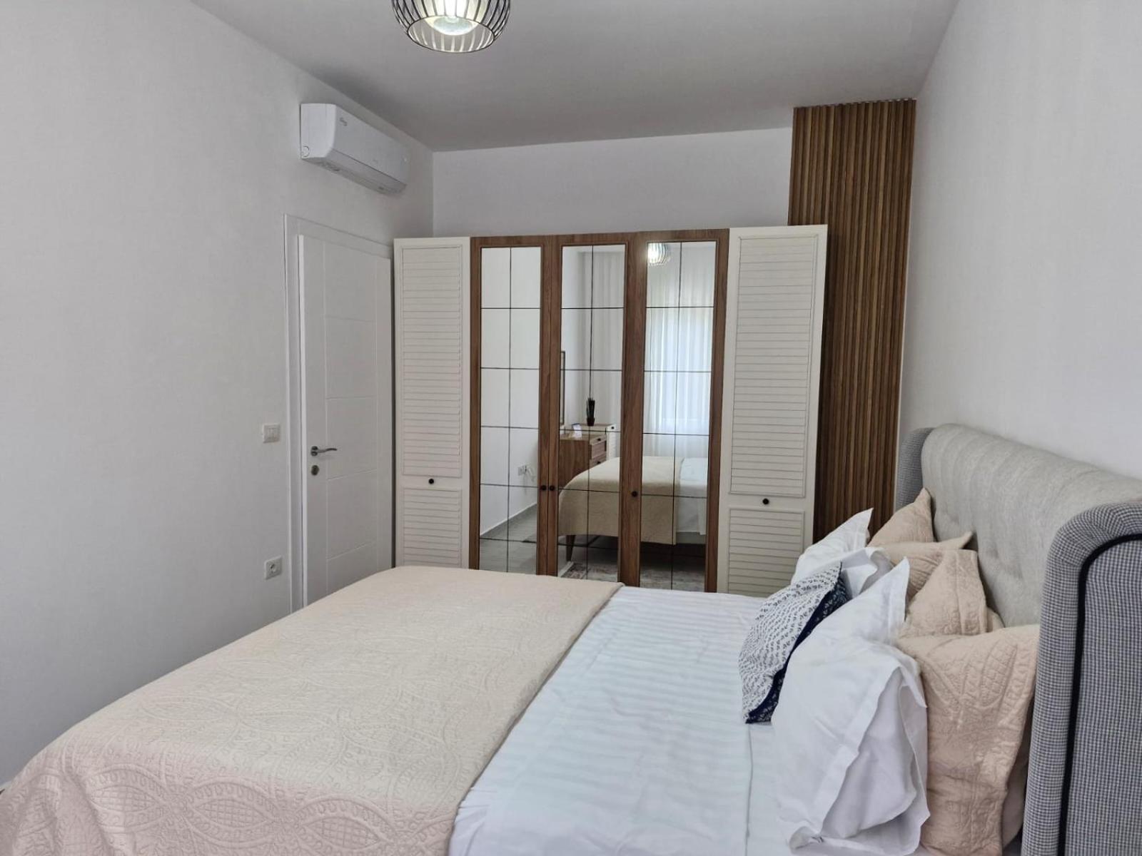 Aurora apartment Qerret