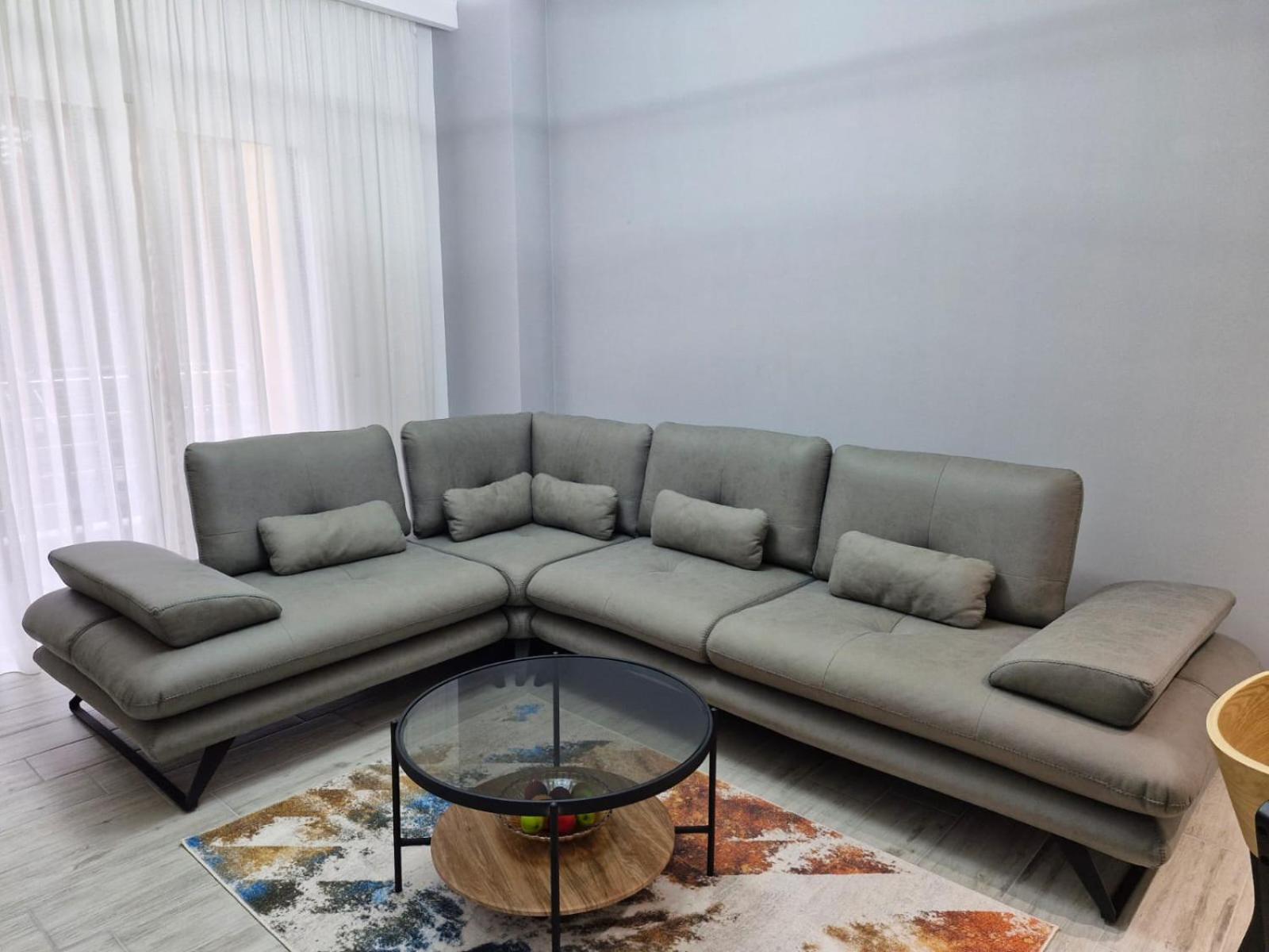 Aurora apartment Qerret