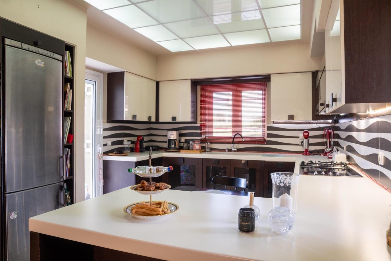 Angela quiet, modern house
