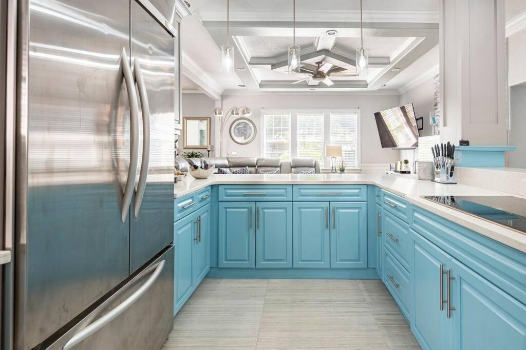 LUXURY 6000 sqft Mansion in Downtown Orlando Sleeps 12
