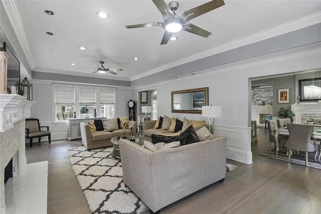 LUXURY 6000 sqft Mansion in Downtown Orlando Sleeps 12