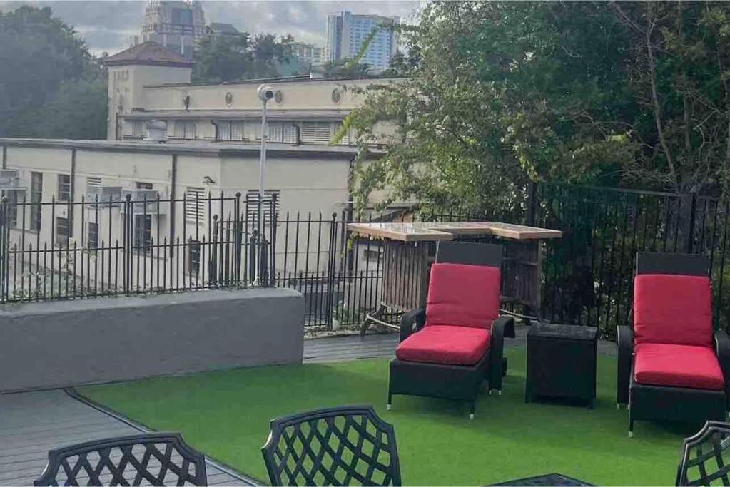 LUXURY 6000 sqft Mansion in Downtown Orlando Sleeps 12